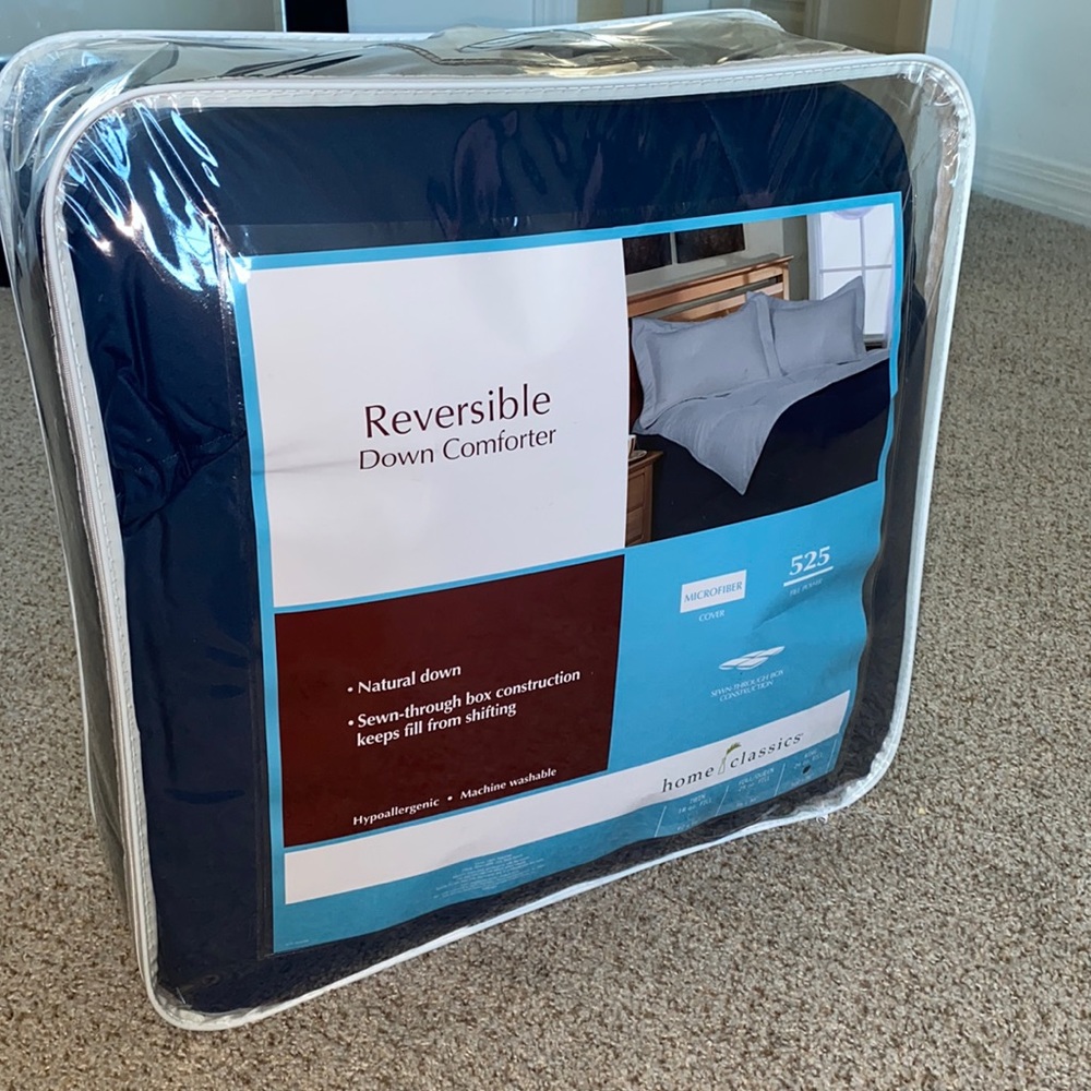 Reversible down comforter